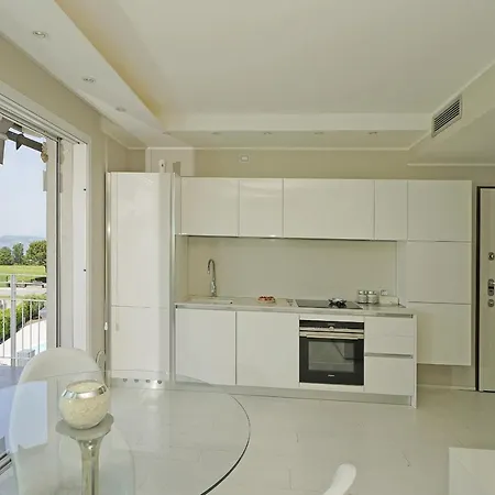 La Castellana C89 By Wonderful Italy Sirmione